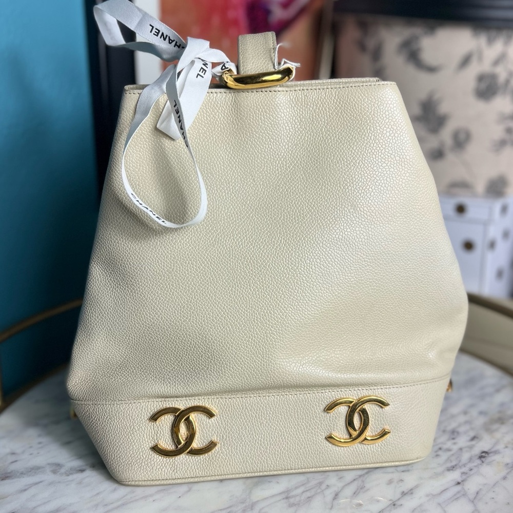Authentic Chanel Caviar Leather Bucket Bag Triple CC Logo Gold Hardware Vintage